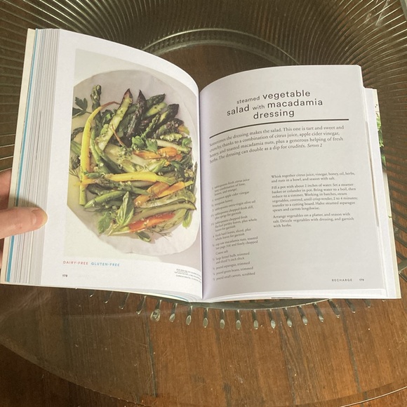 Clean Slate Cookbook - Reset Your Health, Detox Your Body, & Feel Your Best - Picture 5 of 10